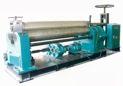 點擊查看詳細信息標題：W11系列三輥對稱卷板機 閱讀次數：2947
